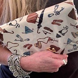 TORY BURCH PRINT BON VOYAGE CLUTCH